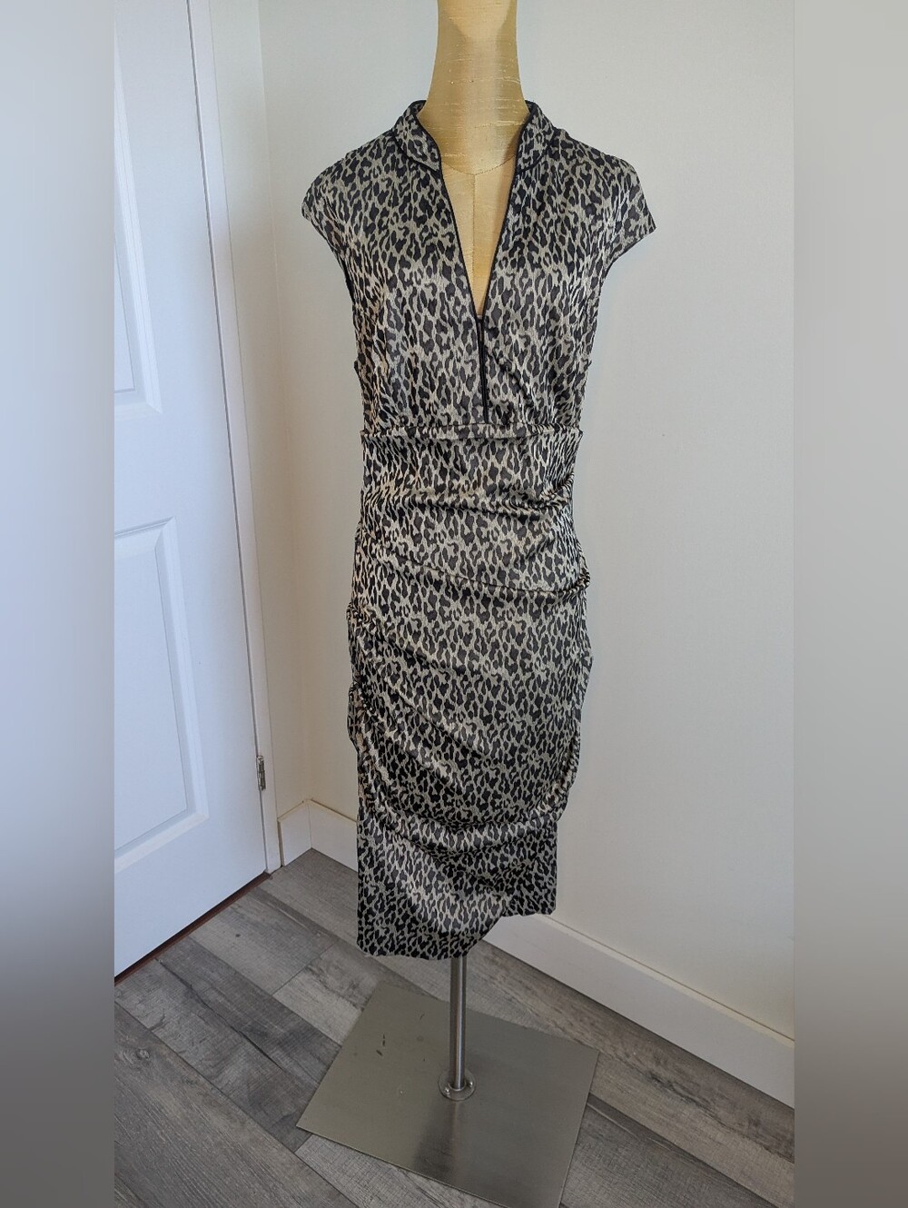 Le Château Leopard Print Ruched Midi Dress - Size Medium